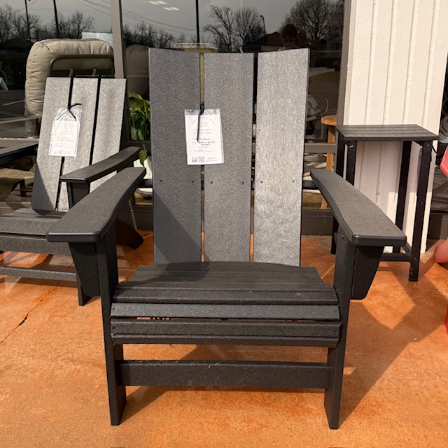 Modern Grand Upright Chair